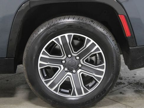 Used 2024 Jeep Wagoneer Series II image 17