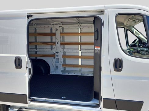 Used 2025 RAM ProMaster 2500 w/ U-Haul Equipment Group FWD image 14