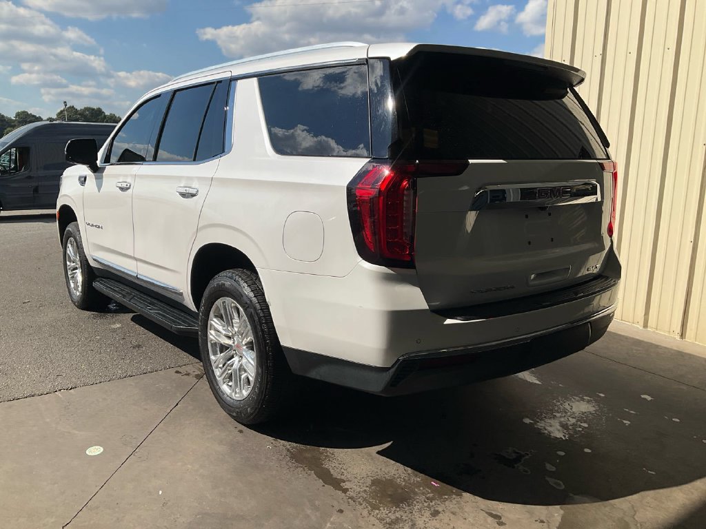 Used 2021 GMC Yukon SLT w/ SLT Luxury Plus Package RWD image 2