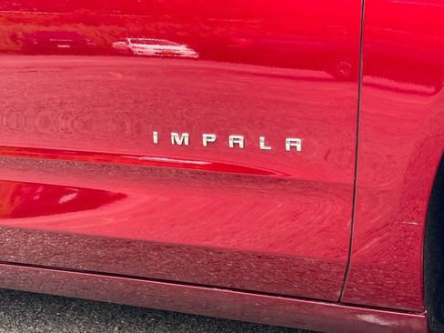 Used 2017 Chevrolet Impala LT w/ Convenience Package FWD image 11
