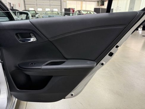 Used 2015 Honda Accord EX-L image 14
