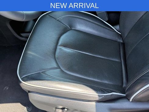Used 2025 Chrysler Pacifica Limited FWD image 19