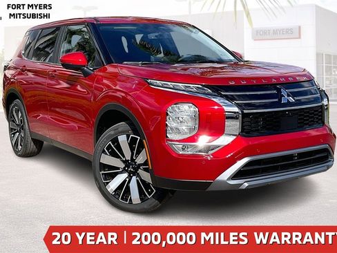 New 2026 Mitsubishi Outlander SE image 1