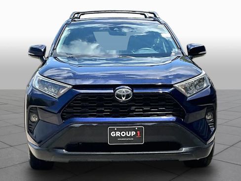 Used 2020 Toyota RAV4 XLE w/ Convenience Package FWD image 4