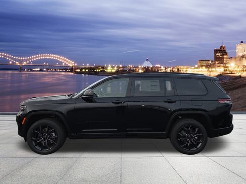 New 2025 Jeep Grand Cherokee L Limited w/ Trailer Tow Package image 2