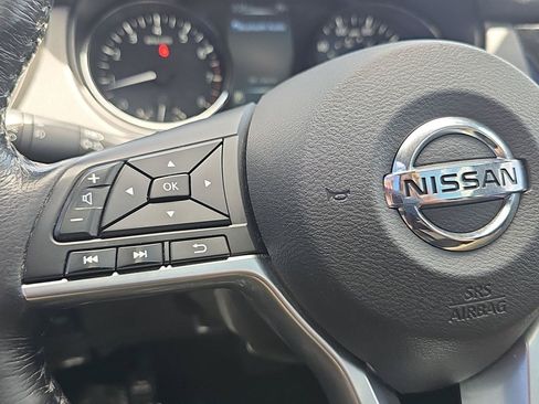 Used 2017 Nissan Rogue SL w/ SL Premium Package AWD/4WD image 22