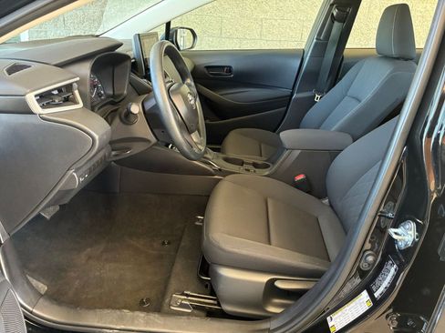 Used 2025 Toyota Corolla LE image 25