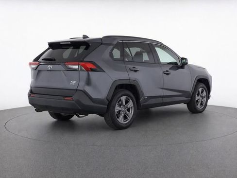 Used 2025 Toyota RAV4 XLE AWD/4WD image 4