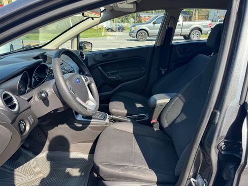 Used 2019 Ford Fiesta SE FWD image 19
