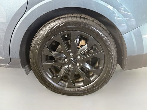 Used 2023 Kia Carnival SX Prestige image 37