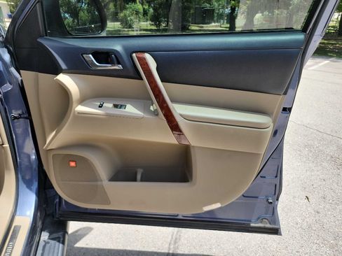 Used 2013 Toyota Highlander Limited AWD/4WD image 32
