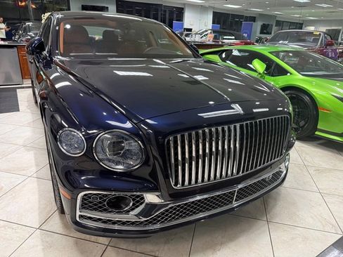 Used 2020 Bentley Flying Spur W12 image 8