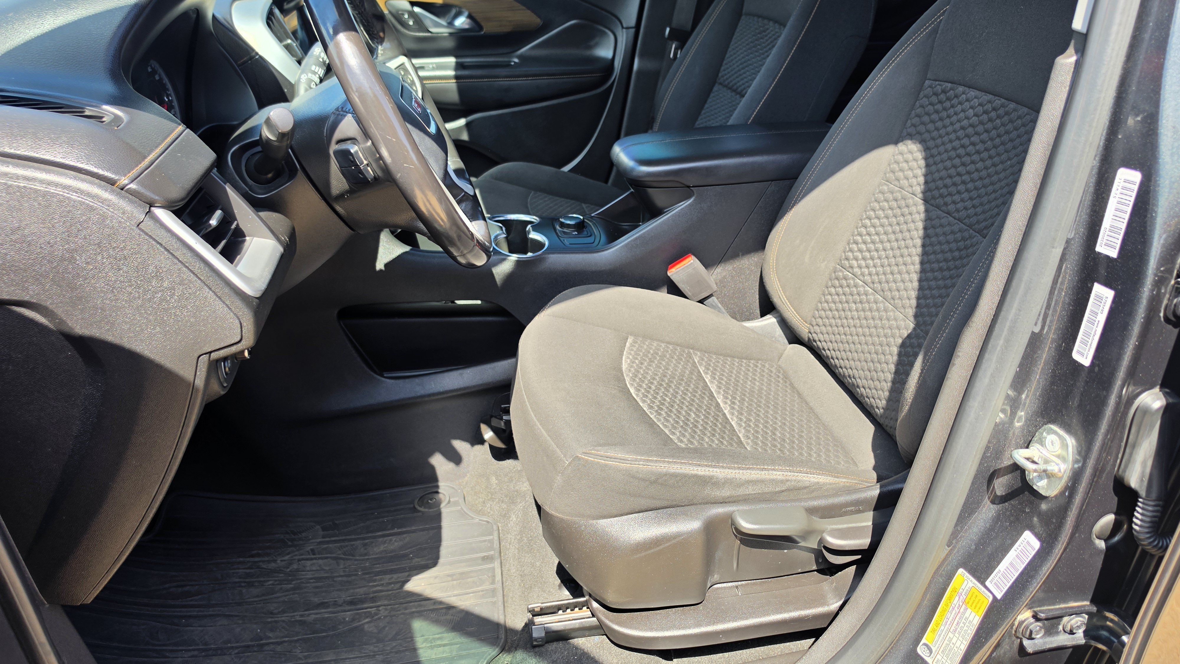 Used 2018 GMC Terrain SLE FWD image 25