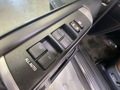 Used 2022 Toyota 4Runner Limited AWD/4WD image 32