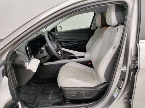 Used 2023 Hyundai Elantra Limited image 12