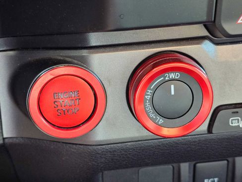 Used 2019 Toyota Tacoma TRD Sport AWD/4WD image 35