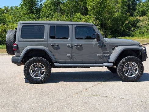 Used 2020 Jeep Wrangler Unlimited Sahara AWD/4WD image 15
