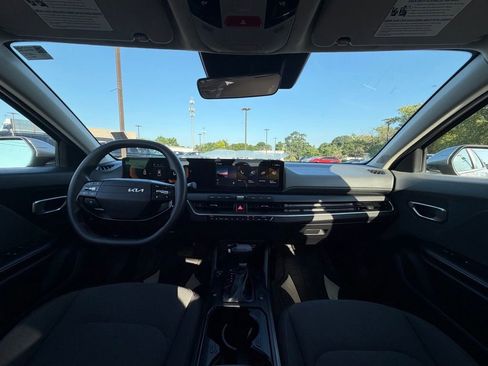 Certified 2025 Kia K4 FWD image 28