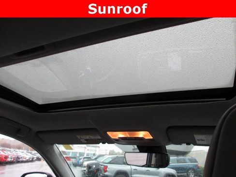 Used 2019 Toyota Highlander Limited image 14