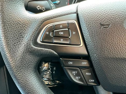 Used 2018 Ford Focus SE FWD image 23