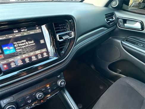 Used 2021 Dodge Durango SXT image 23