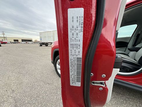 Used 2018 Jeep Compass Latitude w/ Popular Equipment Group image 33