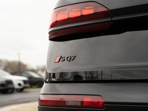 New 2026 Audi SQ7 Prestige AWD/4WD image 39