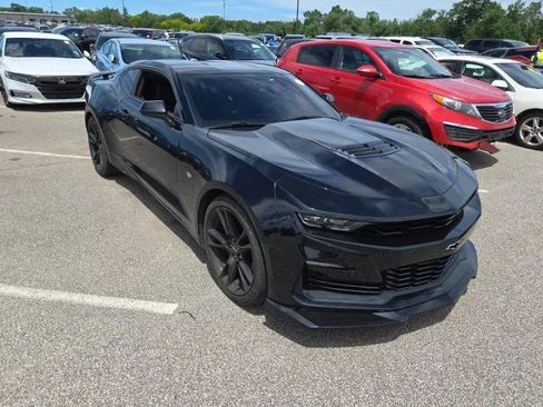 Used 2019 Chevrolet Camaro SS RWD image 2