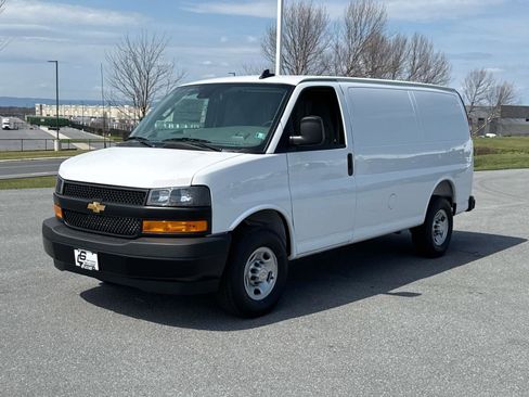 New 2026 Chevrolet Express 2500 w/ Driver Convenience Package image 15