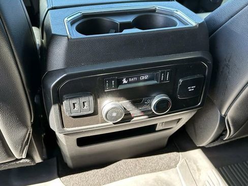 Used 2018 Ford Expedition Limited w/ Equipment Group 302A AWD/4WD image 15