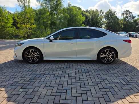 Used 2025 Toyota Camry XSE FWD image 8