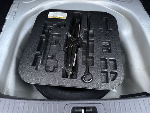 Used 2024 Toyota Corolla LE image 21