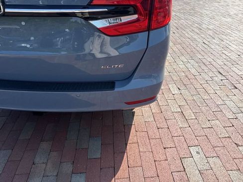 Used 2024 Honda Odyssey Elite image 12