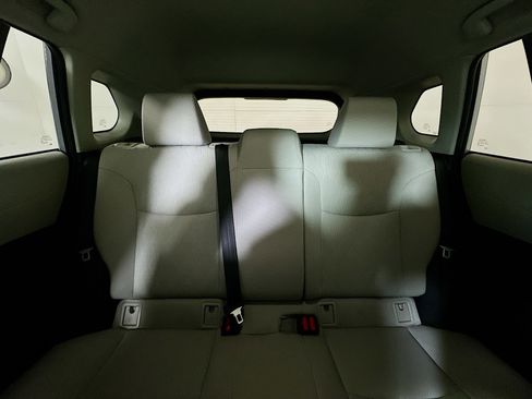 Certified 2024 Toyota Corolla Cross L image 29