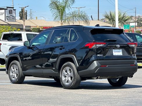 Used 2025 Toyota RAV4 LE AWD/4WD image 3