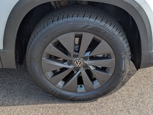 Certified 2024 Volkswagen Taos S FWD image 15