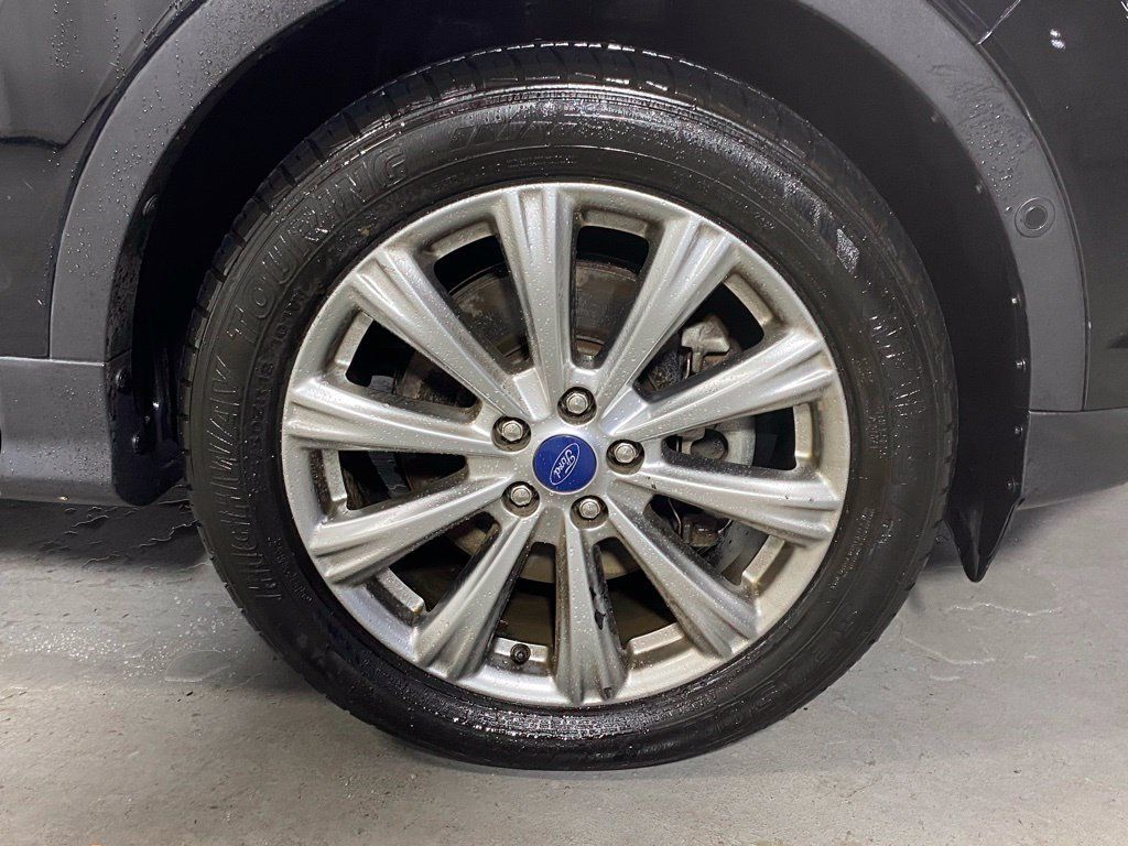 Used 2018 Ford Escape Titanium w/ Ford Safe & Smart Package AWD/4WD image 11