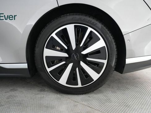 Used 2023 Lucid Air Touring image 9