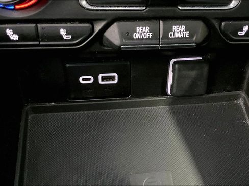 Used 2023 Chevrolet Suburban LT image 12