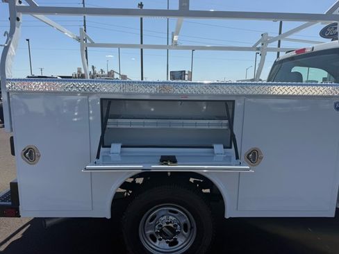 New 2026 Ford F250 XL w/ XL Chrome Package AWD/4WD image 8