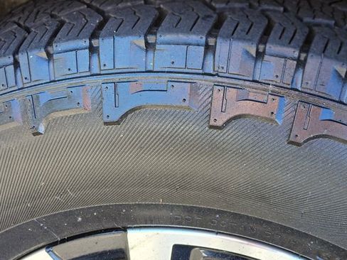 Certified 2024 Nissan Frontier Pro-X w/ Technology Package image 11