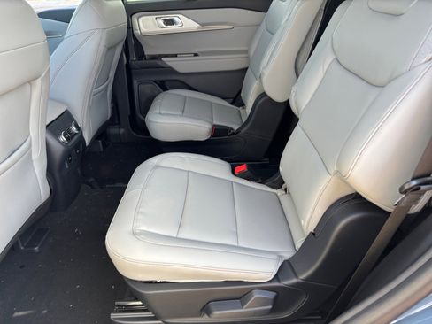 New 2026 Ford Explorer Active w/ Active Comfort Package image 17