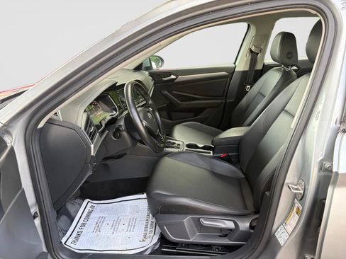 Used 2019 Volkswagen Jetta SE FWD image 12