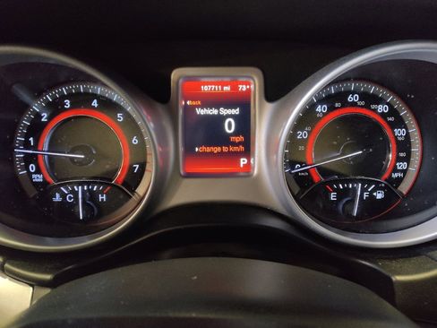 Used 2019 Dodge Journey SE image 23