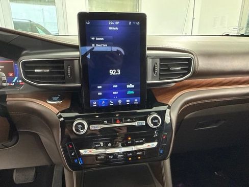 Used 2022 Ford Explorer King Ranch w/ Technology Package AWD/4WD image 21