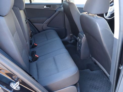 Used 2017 Volkswagen Tiguan Limited w/ Premium Package FWD image 16