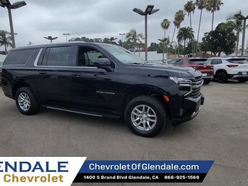 Certified 2024 Chevrolet Suburban LT AWD/4WD image 2