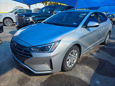 Used 2019 Hyundai Elantra SE FWD image 1