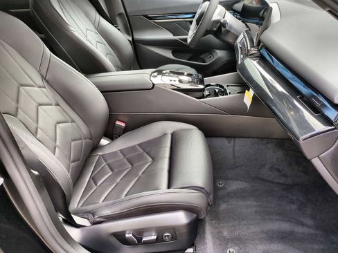 New 2025 BMW i5 xDrive40 w/ M Sport Package image 24