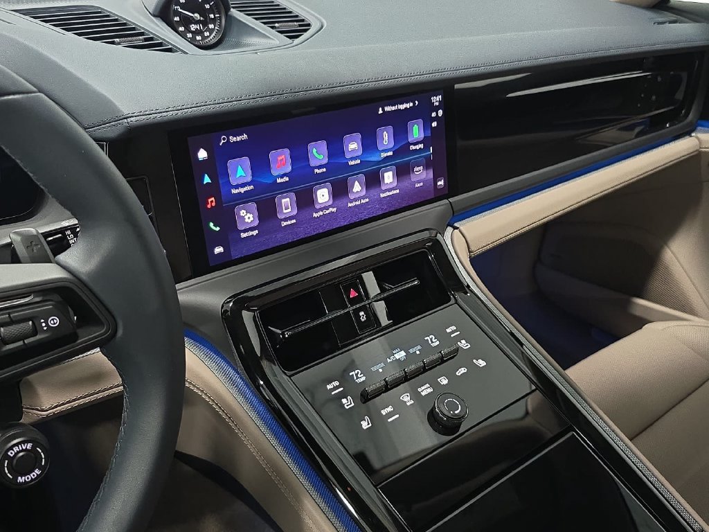 Certified 2026 Porsche Panamera 4 E-Hybrid AWD/4WD image 15